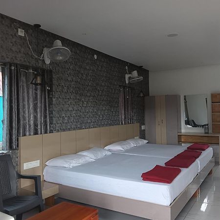 Hilltop Hotel Vālpārai Kültér fotó
